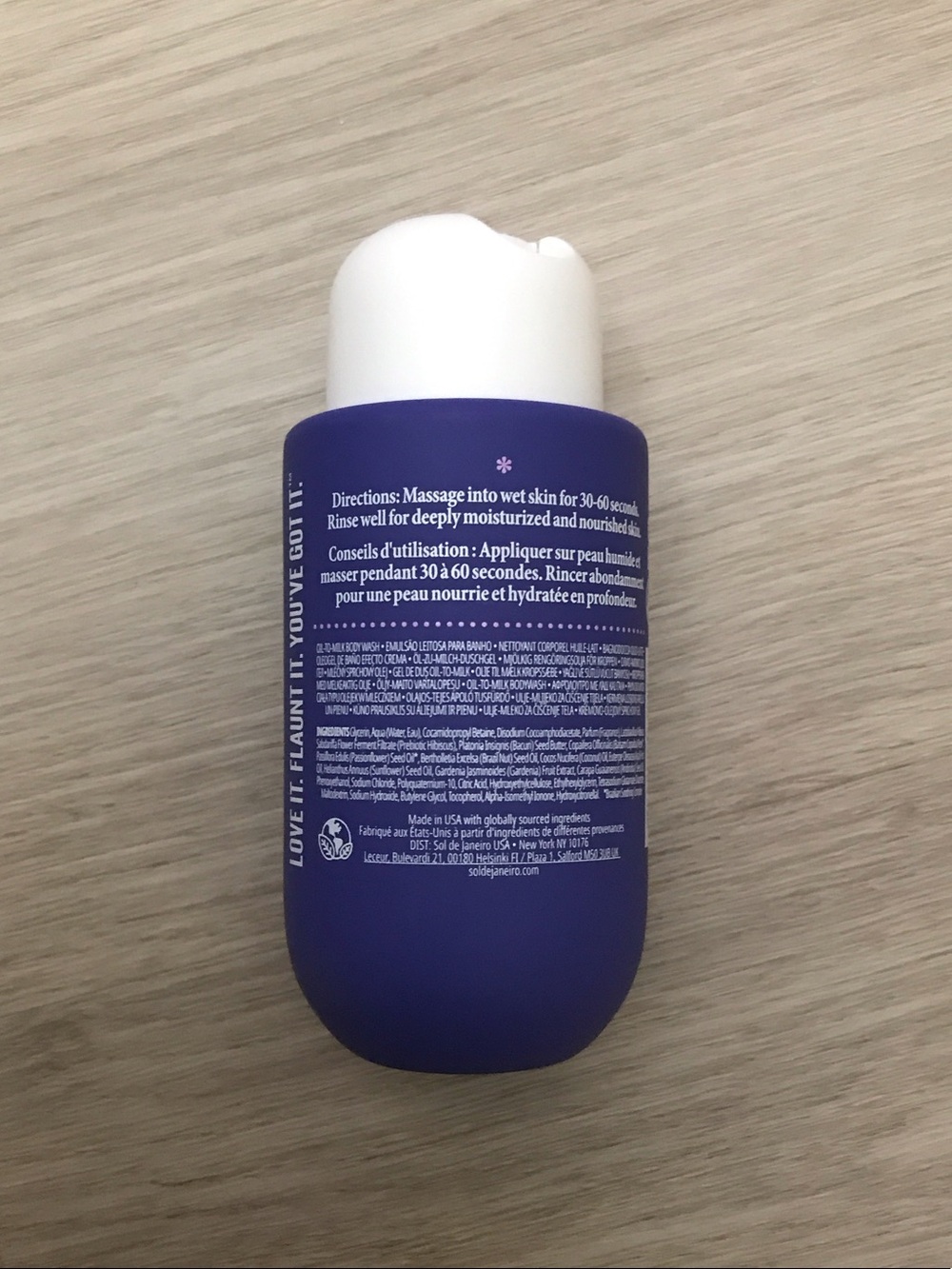 Sol de Janeiro Delicia Drench Shower Oil - Purple and White - Picture 2 of 2